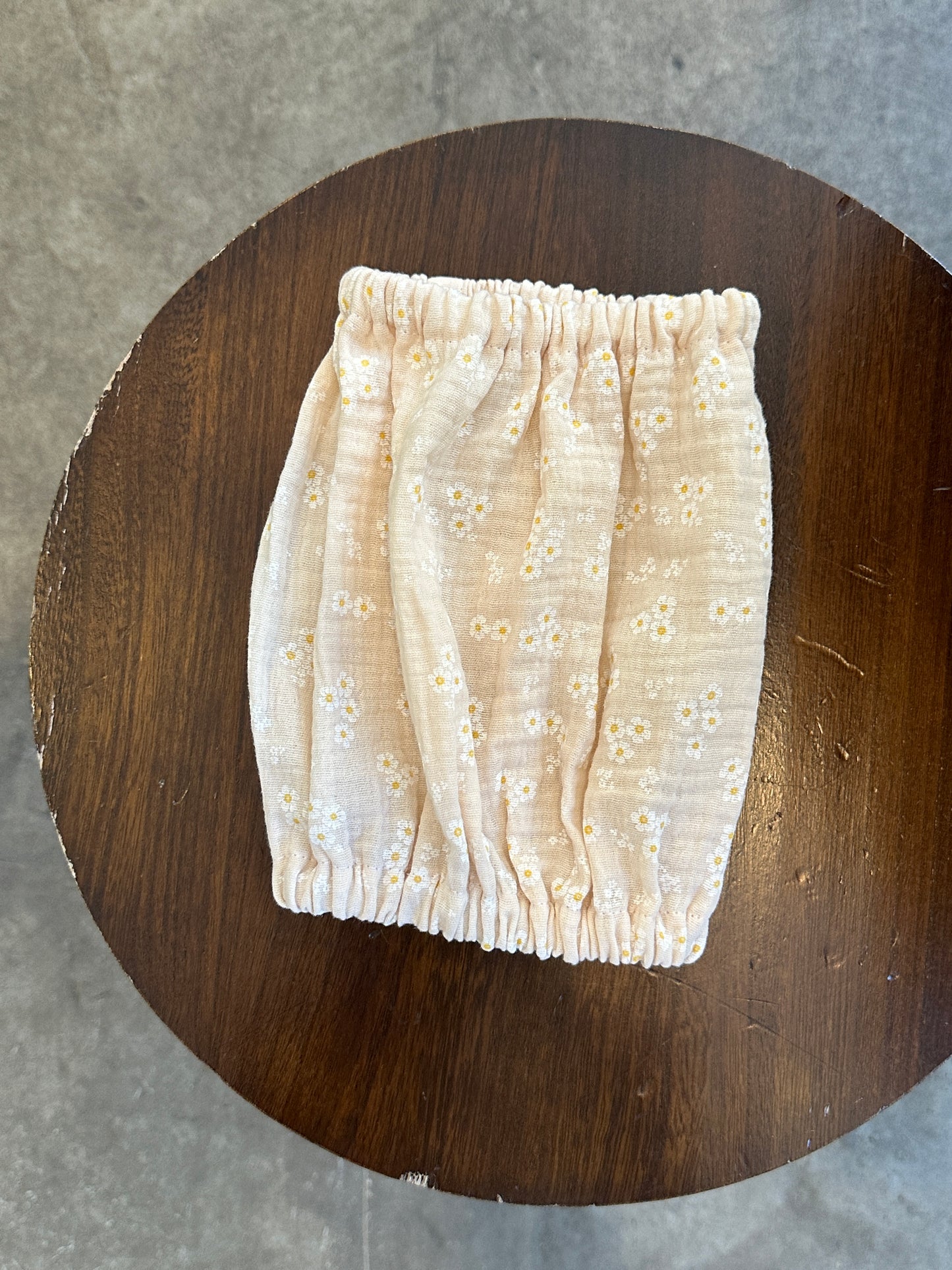 Snood gaz de coton beige fleurs